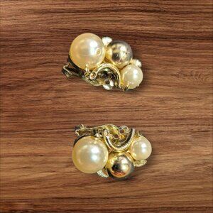 Vintage Lisner Gold-Tone Clip-On Earrings Faux Pearl Cluster 1950s Retro Glam